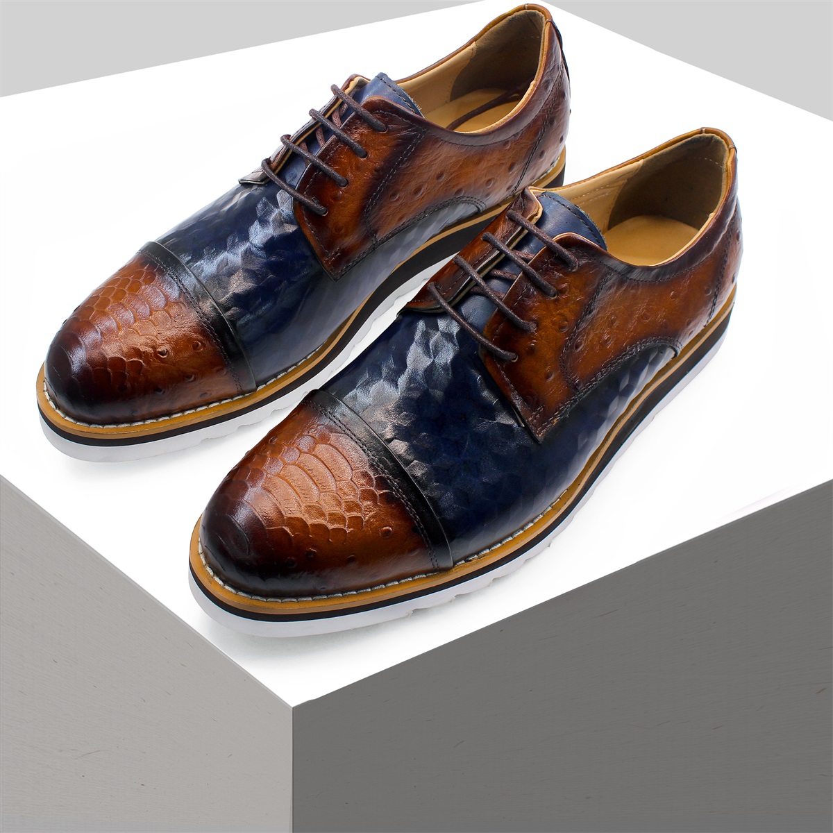 Men Formal Wear With Sneakers - หรูหราผู้ชายหนังแท้รองเท้าผ้าใบอิตาเลี่ยน Full Grain Cowhide Wingtip Brogue