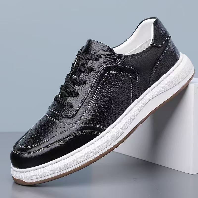 รองเท้าผ้าใบแฟชั่นผู้ชายสีขาว  - Men Formal Wear With Sneakers บทวิจารณ์และราคา